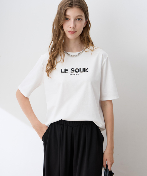 LE SOUK HOLIDAY（ルスークホリデー）の「ビーズ刺しゅうTシャツ【接触冷感・吸水速乾】（Tシャツ/カットソー・レディース・ブラック/ブラウン/オフホワイト・M/L）」の2枚目の写真