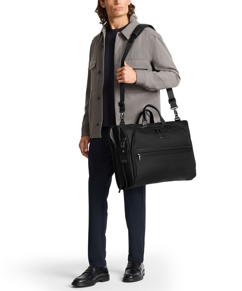 TUMI（トゥミ）の「TUMI ALPHA（アルファ） トライフォールド・ガーメント・バッグ（スーツケース/キャリーバッグ・メンズ・ブラック・FREE）」の2枚目の写真