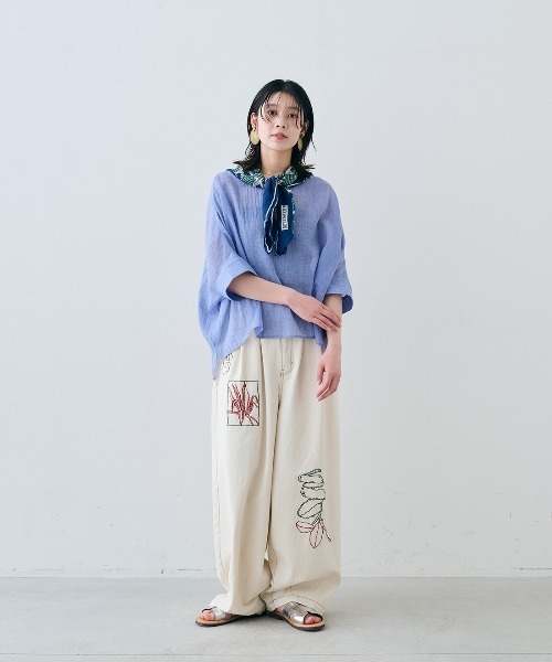 MEDE19F(メデジュウキュウ)の「MEDE19F シングルガーゼドルマントップス(その他トップス・レディース・レッド/ブルー/ブラック・M/L/LL)」の11枚目の写真