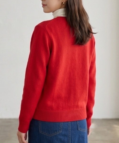 Belta attrice(ベルタアトリーチェ)の「ウール100 クルーネック トナカイ ワンポイント刺繍 ニットカーディガン/Sustinable(カーディガン/ボレロ・レディース・ブラウン/ライトグレー/レッド/グリーン/ロイヤルブルー・FREE)」の17枚目の写真