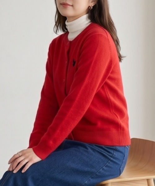 Belta attrice(ベルタアトリーチェ)の「ウール100 クルーネック トナカイ ワンポイント刺繍 ニットカーディガン/Sustinable(カーディガン/ボレロ・レディース・ブラウン/ライトグレー/レッド/グリーン/ロイヤルブルー・FREE)」の16枚目の写真