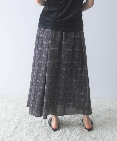 URBAN RESEARCH ROSSO WOMEN（アーバンリサーチ　ロッソ）の「『WEB限定』ベルテッドタックギャザーフレアスカート（スカート・レディース・ブラック/グレー系その他・FREE）」の22枚目の写真
