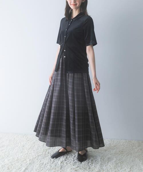 URBAN RESEARCH ROSSO WOMEN（アーバンリサーチ　ロッソ）の「『WEB限定』ベルテッドタックギャザーフレアスカート（スカート・レディース・ブラック/グレー系その他・FREE）」の3枚目の写真