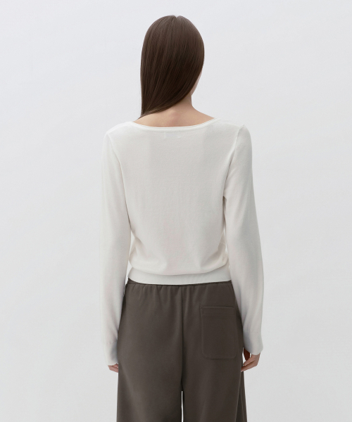 MUSINSA STANDARD WOMAN（ムシンサスタンダードウーマン）の「ウィメンズエッセンシャルスcoopネックニット[アイボリー]（ニット/セーター・レディース・その他・X-SMALL/SMALL/MEDIUM/LARGE）」の3枚目の写真