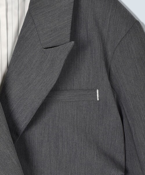 OMMO(オーエムエムオー)の「【OMMO(オーエムエムオー)】TUCK DETAIL JACKET/タックディティールジャケット(テーラードジャケット・レディース・ブラック/グレー・36/38)」の3枚目の写真