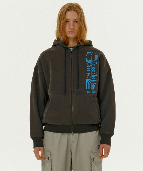 TEKET(テケット)の「Convex Zip-Up Hoodie Charcoal(パーカー・メンズ・その他・SMALL/MEDIUM/LARGE)」の2枚目の写真