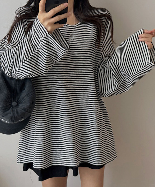 VIVID LADY(ビビッドレディー)の「ボーダー柄 Vネック ロンT(Tシャツ/カットソー・レディース・ライトブルー/ブラック・FREE)」の1枚目の写真