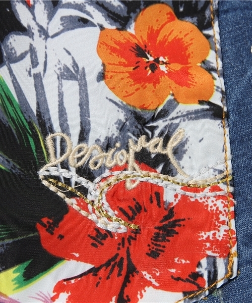 Desigual（デシグアル）の「「Desigual/デシグアル」アンクル丈デニムパンツ（デニムパンツ・レディース・ブルー系その他・26inch/30inch/28inch/32inch/24inch/31inch/33inch/29inch/25inch/34inch/27inch）」の7枚目の写真