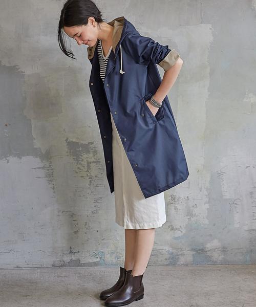 green label relaxing（グリーンレーベルリラクシング）の「CB バイカラーレインコート（レインコート/ポンチョ・レディース・ネイビー・FREE）」の2枚目の写真