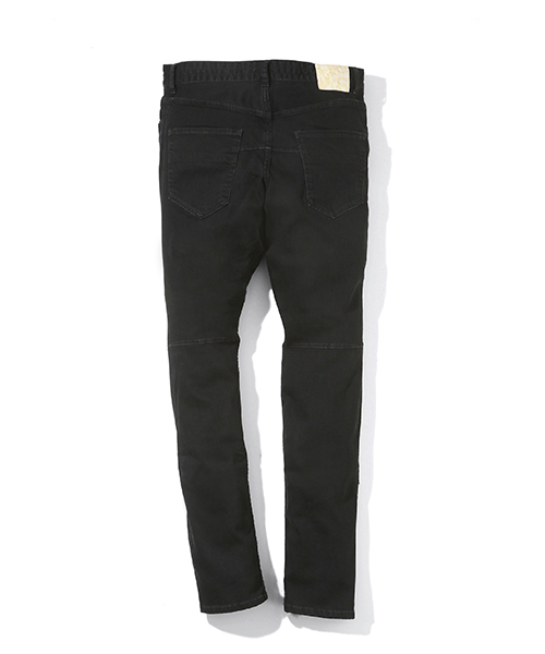 n(n) BY NUMBER (N)INE（エヌエヌバイナンバーナイン）の「直営店限定_TAPERD PANTS_STRETCH DENIM(DAMAGED_BANDANA)（デニムパンツ・メンズ・ブラック×ブラック・2/5/3/4）」の2枚目の写真