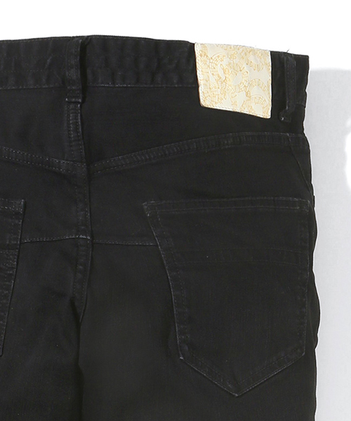 n(n) BY NUMBER (N)INE（エヌエヌバイナンバーナイン）の「直営店限定_TAPERD PANTS_STRETCH DENIM(DAMAGED_BANDANA)（デニムパンツ・メンズ・ブラック×ブラック・2/5/3/4）」の8枚目の写真