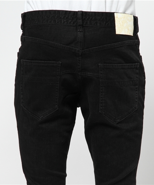 n(n) BY NUMBER (N)INE（エヌエヌバイナンバーナイン）の「直営店限定_TAPERD PANTS_STRETCH DENIM(DAMAGED_BANDANA)（デニムパンツ・メンズ・ブラック×ブラック・2/5/3/4）」の4枚目の写真