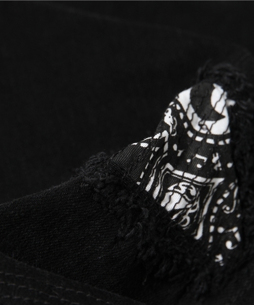 n(n) BY NUMBER (N)INE（エヌエヌバイナンバーナイン）の「直営店限定_TAPERD PANTS_STRETCH DENIM(DAMAGED_BANDANA)（デニムパンツ・メンズ・ブラック×ブラック・2/5/3/4）」の7枚目の写真