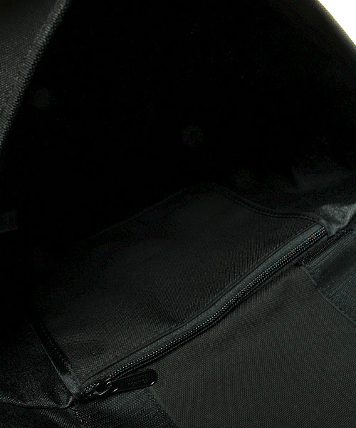 Manhattan Portage（マンハッタンポーテージ）の「Vintage Messneger M -ビンテージメッセンジャー M-（メッセンジャーバッグ・メンズ・ネイビー/ブラック/ダークネイビー・MEDIUM）」の7枚目の写真