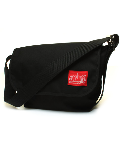 Manhattan Portage（マンハッタンポーテージ）の「Vintage Messneger M -ビンテージメッセンジャー M-（メッセンジャーバッグ・メンズ・ネイビー/ブラック/ダークネイビー・MEDIUM）」の4枚目の写真