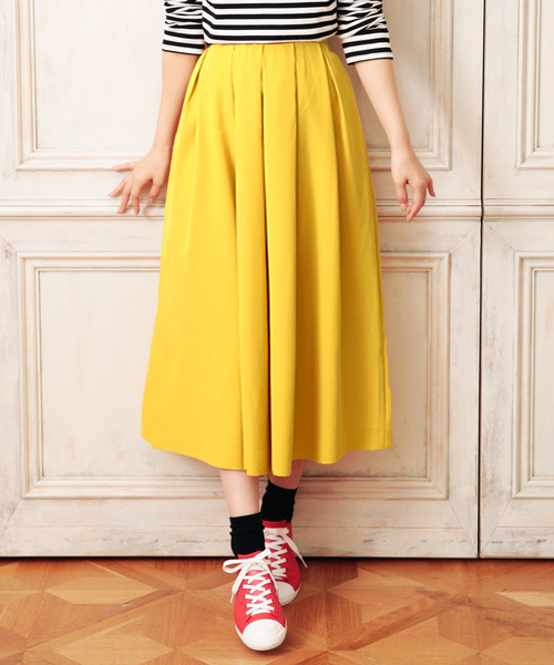 KOBE LETTUCE（コウベレタス）の「ウエストゴム☆ミディアム丈タックフレアスカート（スカート・レディース・ベージュ/ブルー/レッド/サックスブルー/ピンクベージュ/オフホワイト/ブラック/グリーン/ラベンダー/カーキ/イエロー/ネイビー/マスタード/モスグリーン/ボルドー/グリーン系その他/ブルー系その他/ブラック系その他/レッド系その他/パープル系その他/ホワイト系その他/イエロー系その他/ブルー系その他2/レッド系その他2/ピンク系その他/グリーン系その他2・FREE）」の20枚目の写真