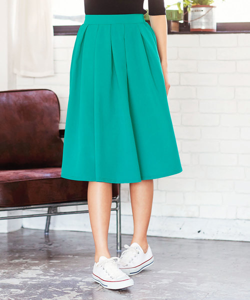 KOBE LETTUCE（コウベレタス）の「ウエストゴム☆ミディアム丈タックフレアスカート（スカート・レディース・ベージュ/ブルー/レッド/サックスブルー/ピンクベージュ/オフホワイト/ブラック/グリーン/ラベンダー/カーキ/イエロー/ネイビー/マスタード/モスグリーン/ボルドー/グリーン系その他/ブルー系その他/ブラック系その他/レッド系その他/パープル系その他/ホワイト系その他/イエロー系その他/ブルー系その他2/レッド系その他2/ピンク系その他/グリーン系その他2・FREE）」の8枚目の写真