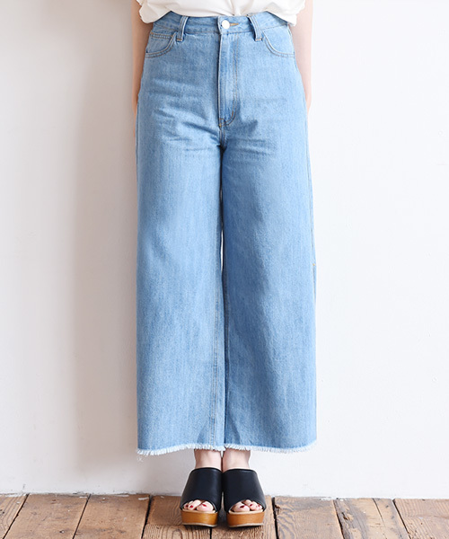 Luz Llena(ラズレナ)の「サイドスリットワイドデニムパンツ(デニムパンツ・レディース・ライトブルー/インディゴブルー/ブルー・MEDIUM/LARGE)」の7枚目の写真