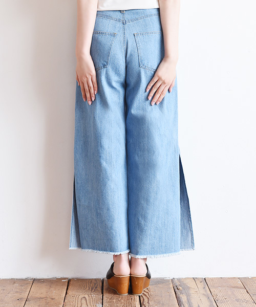 Luz Llena(ラズレナ)の「サイドスリットワイドデニムパンツ(デニムパンツ・レディース・ライトブルー/インディゴブルー/ブルー・MEDIUM/LARGE)」の9枚目の写真