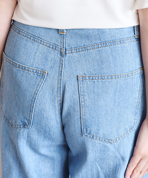 Luz Llena(ラズレナ)の「サイドスリットワイドデニムパンツ(デニムパンツ・レディース・ライトブルー/インディゴブルー/ブルー・MEDIUM/LARGE)」の11枚目の写真