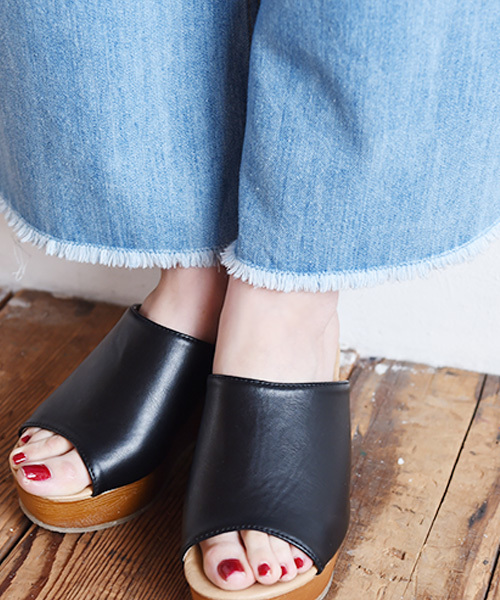 Luz Llena(ラズレナ)の「サイドスリットワイドデニムパンツ(デニムパンツ・レディース・ライトブルー/インディゴブルー/ブルー・MEDIUM/LARGE)」の13枚目の写真