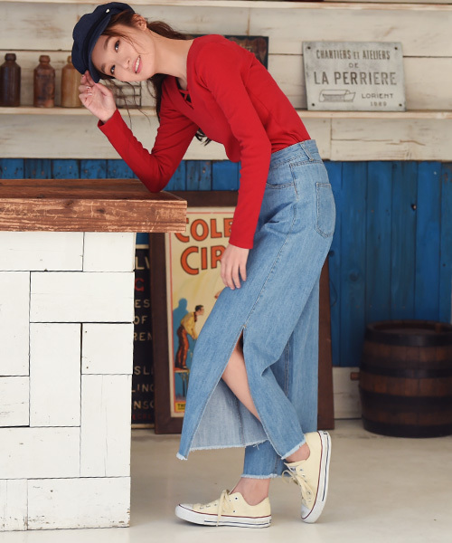 Luz Llena(ラズレナ)の「サイドスリットワイドデニムパンツ(デニムパンツ・レディース・ライトブルー/インディゴブルー/ブルー・MEDIUM/LARGE)」の5枚目の写真