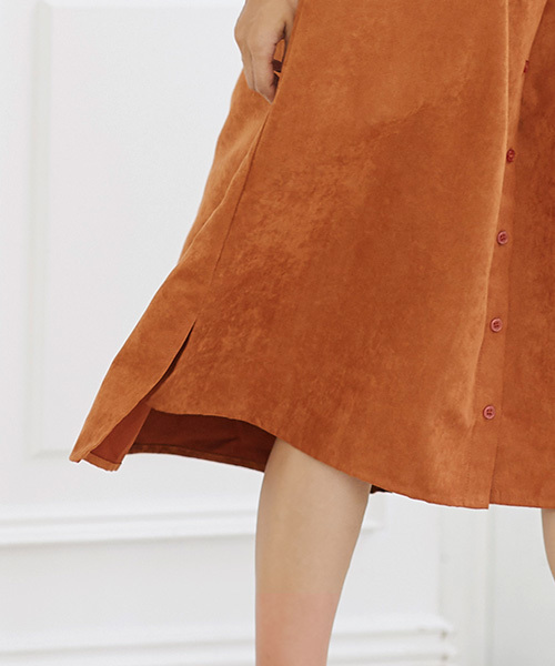 Pierrot(ピエロ)の「スエードタッチ 2wayロングシャツワンピース(シャツワンピース・レディース・ネイビー/ブラウン/カーキ/オレンジ系その他/グレイッシュベージュ/レンガ・L/M)」の20枚目の写真