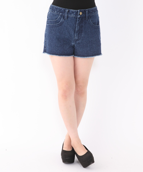 Kastane（カスタネ）の「デニムショートパンツ（その他パンツ・レディース・インディゴブルー/ケミカルウォッシュ/ライトベージュ/ブラック/ターコイズブルー/レッド/サンドベージュ/イエロー/ベージュ/その他1/ブラック系その他/アニマル/ピンクベージュ/ライトグリーン/ダークブルー・SMALL/MEDIUM）」の9枚目の写真