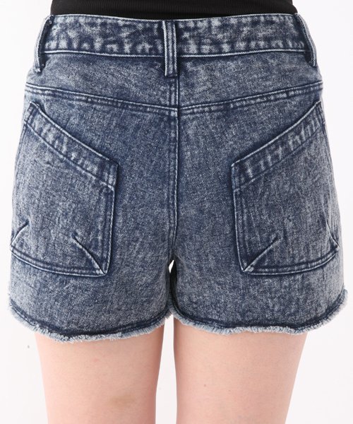 Kastane（カスタネ）の「デニムショートパンツ（その他パンツ・レディース・インディゴブルー/ケミカルウォッシュ/ライトベージュ/ブラック/ターコイズブルー/レッド/サンドベージュ/イエロー/ベージュ/その他1/ブラック系その他/アニマル/ピンクベージュ/ライトグリーン/ダークブルー・SMALL/MEDIUM）」の19枚目の写真