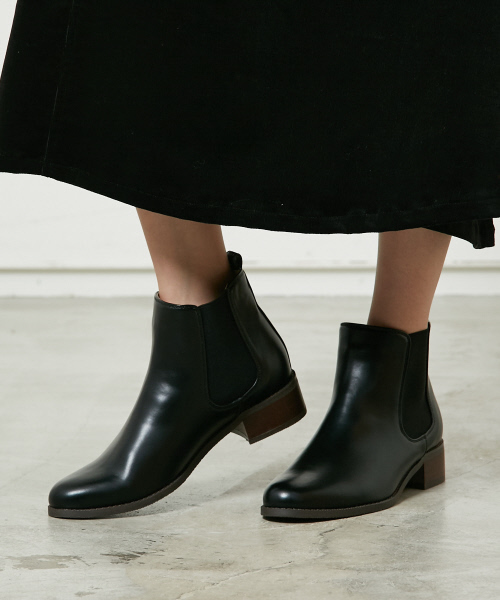 PICHE ABAHOUSE（ピシェ アバハウス）の「追加生産【WEB別注】サイドゴアブーツ（ブーツ・レディース・ブラック/ダークブラウン・S/M/L）」の2枚目の写真