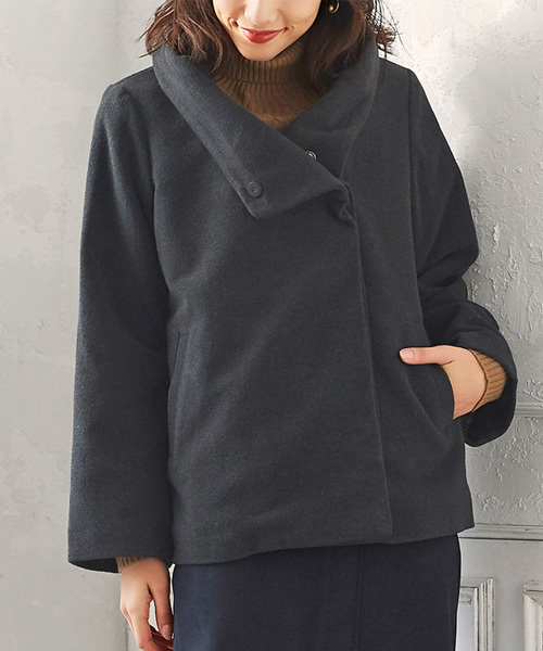 Pierrot（ピエロ）の「ウールタッチ フードショートコート（ダウンジャケット/コート・レディース・ブラック/杢グレー/ネイビー/キャメル/ブラウン系その他/チャコールグレー・M/L）」の3枚目の写真