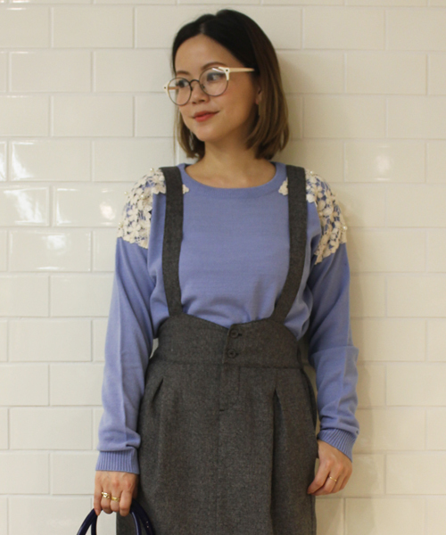 mystic(ミスティック)の「肩レースプルオーバー(ニット/セーター・レディース・アイボリー/ブラック/グレー/ブルー/ネイビー/ピンク・フリ-)」の5枚目の写真