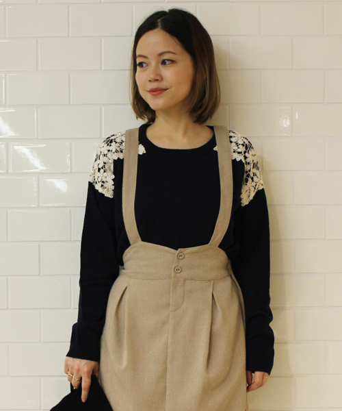 mystic(ミスティック)の「肩レースプルオーバー(ニット/セーター・レディース・アイボリー/ブラック/グレー/ブルー/ネイビー/ピンク・フリ-)」の21枚目の写真