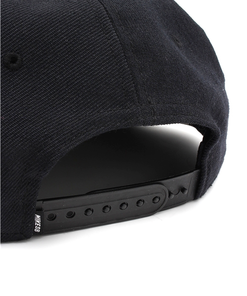 NIKE SB（ナイキエスビー）の「NIKE SB ナイキ スケートボーディング アイコン スナップバック　573629-013（キャップ・メンズ・ブラック・ONE SIZE）」の4枚目の写真