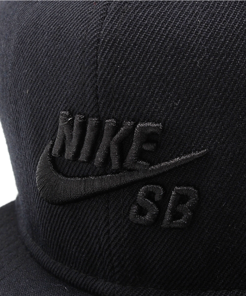 NIKE SB（ナイキエスビー）の「NIKE SB ナイキ スケートボーディング アイコン スナップバック　573629-013（キャップ・メンズ・ブラック・ONE SIZE）」の5枚目の写真