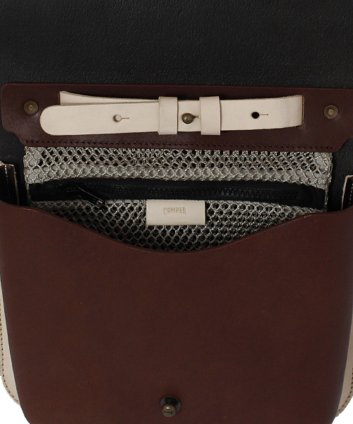 CAMPER(カンペール)の「UPPER ナナメ掛けショルダーS(ショルダーバッグ・レディース・チョコ・FREE)」の5枚目の写真