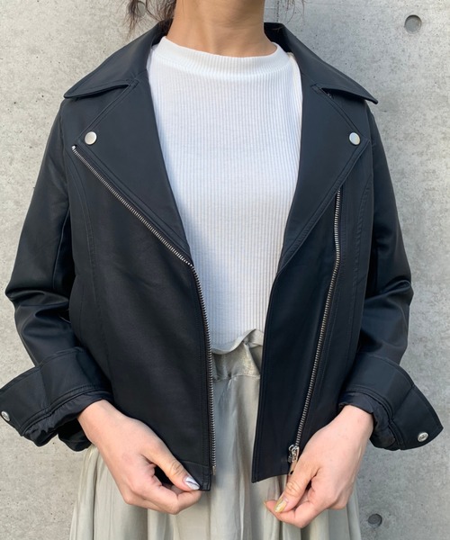 FUN.TRINITY（ファン トリニティー）の「ライダースジャケット（ライダースジャケット・レディース・ブラック/アイボリー/ピンクベージュ・M/L）」の2枚目の写真