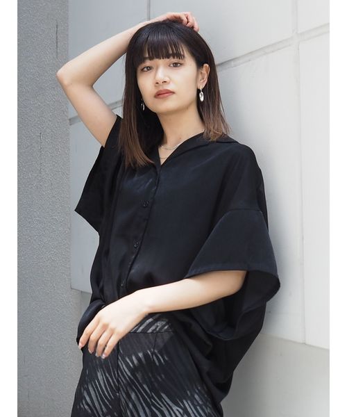 EMODA（エモダ）の「グロスバルキーボックスシャツ（シャツ/ブラウス・レディース・ブラック/ベージュ・FREE）」の4枚目の写真