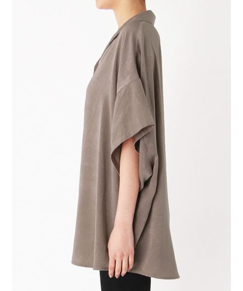 EMODA（エモダ）の「グロスバルキーボックスシャツ（シャツ/ブラウス・レディース・ブラック/ベージュ・FREE）」の21枚目の写真