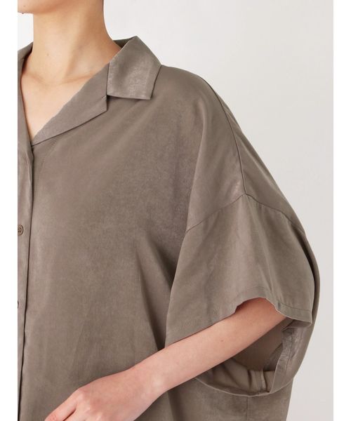 EMODA（エモダ）の「グロスバルキーボックスシャツ（シャツ/ブラウス・レディース・ブラック/ベージュ・FREE）」の14枚目の写真