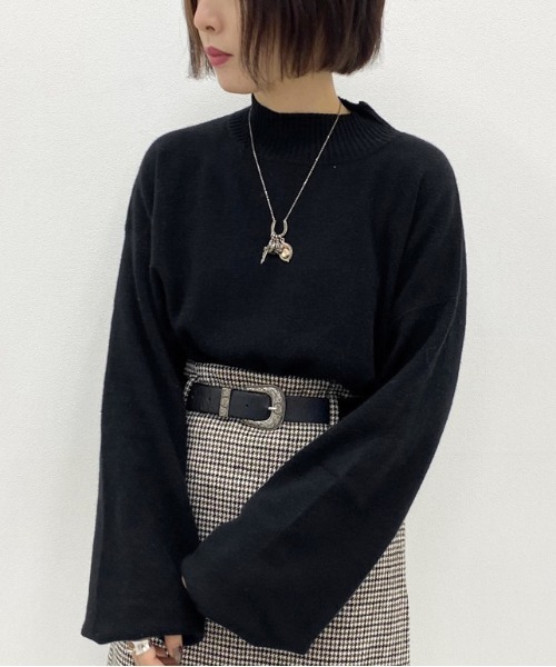 apres jour mignon(アプレジュールミニョン)の「モックネック袖ボリュームニット【ZOZOTOWN限定アイテム】(ニット/セーター・レディース・ブラック/アイボリー/ダークブラウン/パープル/モカ/ブルー系その他・X-LARGE/フリー)」の2枚目の写真
