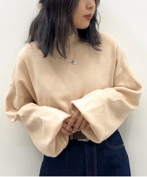 apres jour mignon(アプレジュールミニョン)の「モックネック袖ボリュームニット【ZOZOTOWN限定アイテム】(ニット/セーター・レディース・ブラック/アイボリー/ダークブラウン/パープル/モカ/ブルー系その他・X-LARGE/フリー)」の7枚目の写真