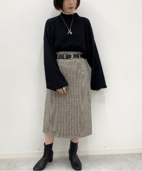 apres jour mignon(アプレジュールミニョン)の「モックネック袖ボリュームニット【ZOZOTOWN限定アイテム】(ニット/セーター・レディース・ブラック/アイボリー/ダークブラウン/パープル/モカ/ブルー系その他・X-LARGE/フリー)」の17枚目の写真