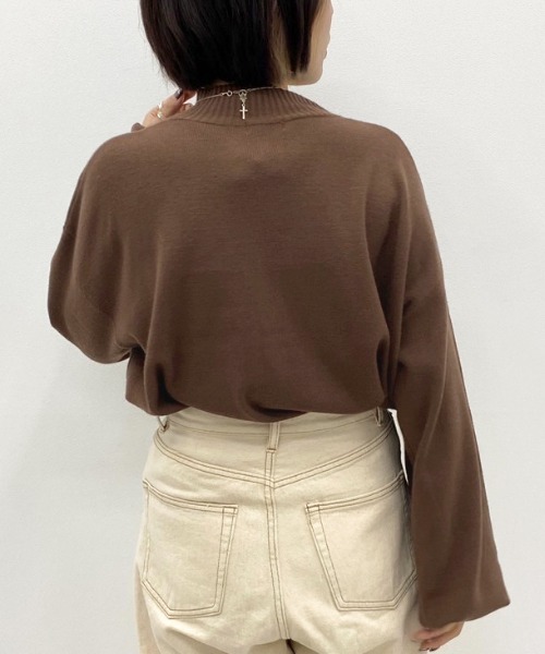 apres jour mignon(アプレジュールミニョン)の「モックネック袖ボリュームニット【ZOZOTOWN限定アイテム】(ニット/セーター・レディース・ブラック/アイボリー/ダークブラウン/パープル/モカ/ブルー系その他・X-LARGE/フリー)」の22枚目の写真