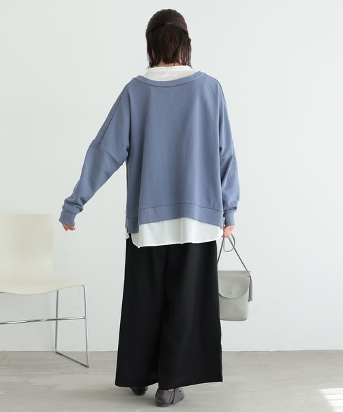 osharewalker（オシャレウォーカー）の「『シャツドッキングVネックスウェット』（スウェット・レディース・ミント/ブラック/グレイッシュベージュ/グレイッシュブルー・FREE）」の13枚目の写真