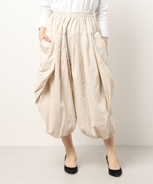 VIBGYOR Women（ヴィブジョー　ウィメン）の「silent worth タック変形パンツ(AB)（その他パンツ・レディース・ブラック/ベージュ/アイボリー/グリーン/ブルー/グリーン系その他・MEDIUM）」の10枚目の写真