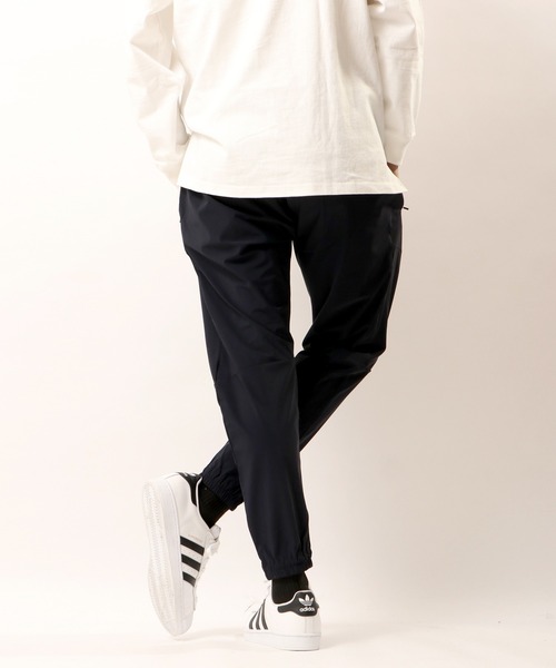 LONSDALE（ロンズデール）の「LONSDALE 接触冷感 吸汗速乾 UVカット ストレッチ ナイロンニット トラックパンツ ジョガーパンツ（その他パンツ・メンズ・ブラック/ベージュ/ネイビー・L/M/LL）」の5枚目の写真