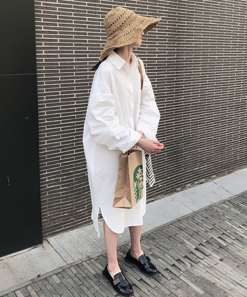 Girly Doll（ガーリードール）の「大人カジュアル　ミディ丈シャツワンピース（シャツワンピース・レディース・ブルー/ホワイト/グレイッシュベージュ/ブラック/ライトブルー・FREE）」の10枚目の写真