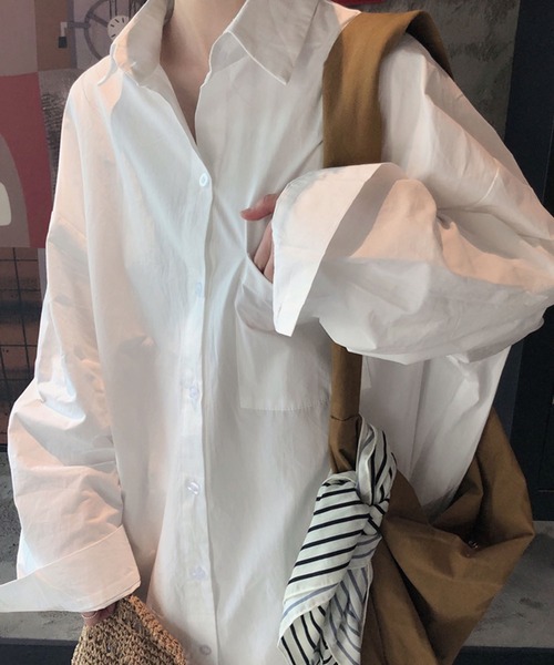 Girly Doll（ガーリードール）の「大人カジュアル　ミディ丈シャツワンピース（シャツワンピース・レディース・ブルー/ホワイト/グレイッシュベージュ/ブラック/ライトブルー・FREE）」の14枚目の写真