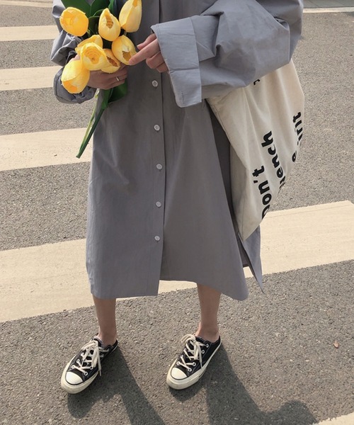 Girly Doll（ガーリードール）の「大人カジュアル　ミディ丈シャツワンピース（シャツワンピース・レディース・ブルー/ホワイト/グレイッシュベージュ/ブラック/ライトブルー・FREE）」の21枚目の写真